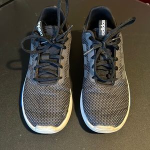 Adidas Youth size 5 Sneakers